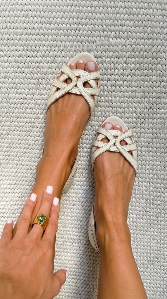 Melanie | Flat Cream Open-Toe Sandals for Summer