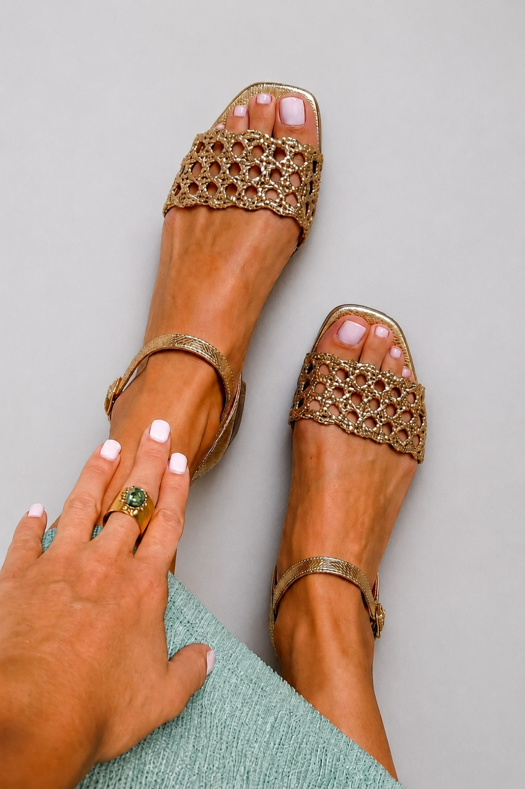 Tara | Flat Sandals with Square Toe