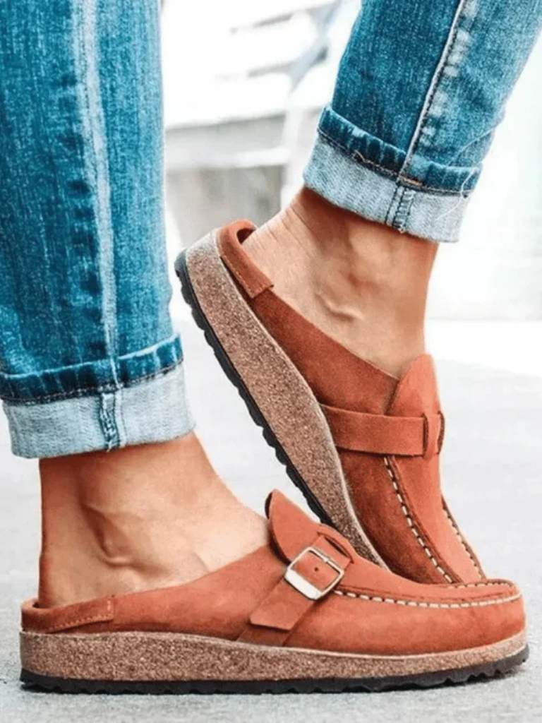 Valencia – Suede Buckle Comfort Clogs